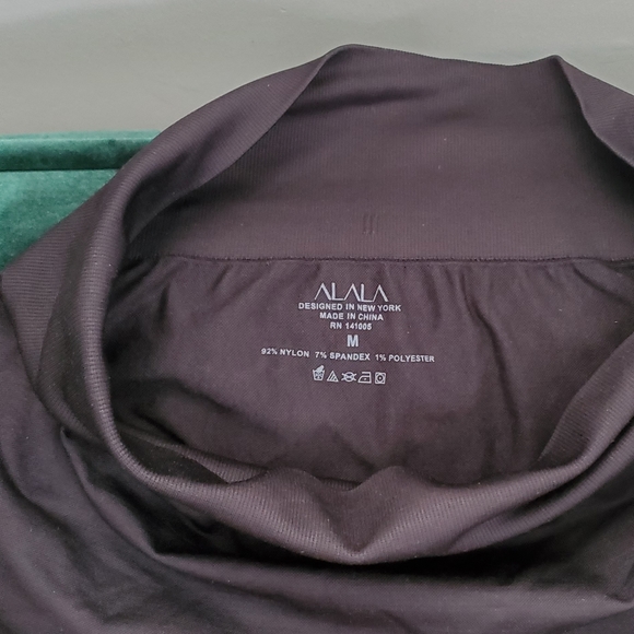 Alala Activewear Leggings - Picture 4 of 6